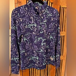 UnderArmor Women’s Athletic Blue Patterned Pullover